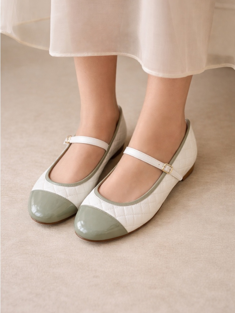 Vero Cuoio White Flat Shoes